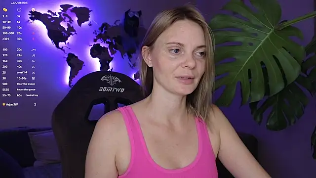 Snapshot of Sam_Klaus chatting on 10-10-25, 08:53 Sam Klaus online show from 10-10-25, 08:53