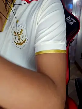 Snapshot of moreninhasilva chatting on 09-18-25, 08:01 moreninhasilva online show from 09-18-25, 08:01