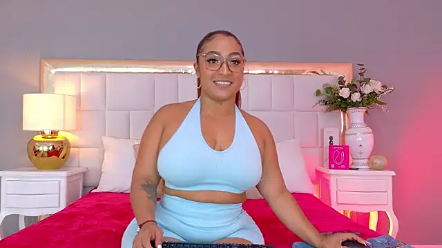 Snapshot of KateVenegas chatting on 02-01-26, 03:54 KateVenegas online show from 02-01-26, 03:54