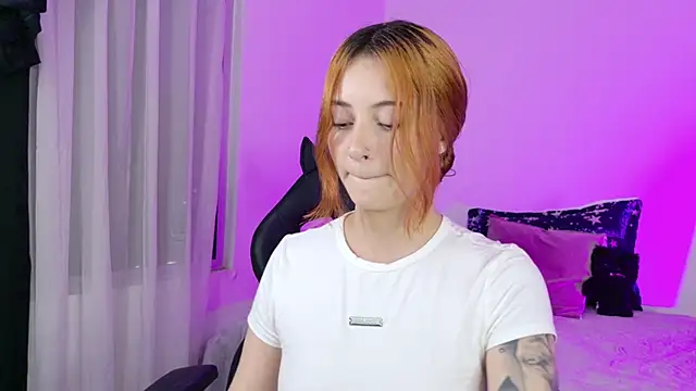 annie mora online show from 03-11-26, 01:10