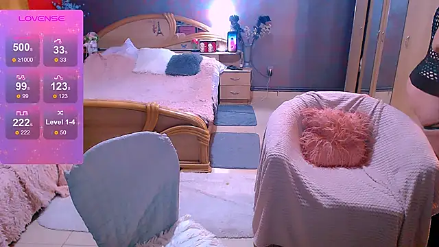 Snapshot of Ariellefoxy chatting on 09-23-25, 06:48 Ariellefoxy online show from 09-23-25, 06:48