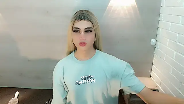 Snapshot of Daniela_Pink_ chatting on 03-02-25, 07:19 Daniela Pink online show from 03-02-25, 07:19