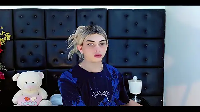 Daniela Pink  online show from 02-14-26, 07:47