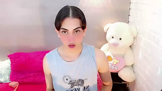 Snapshot of Daniela_Pink_ chatting on 09-19-25, 07:51 Daniela Pink online show from 09-19-25, 07:51