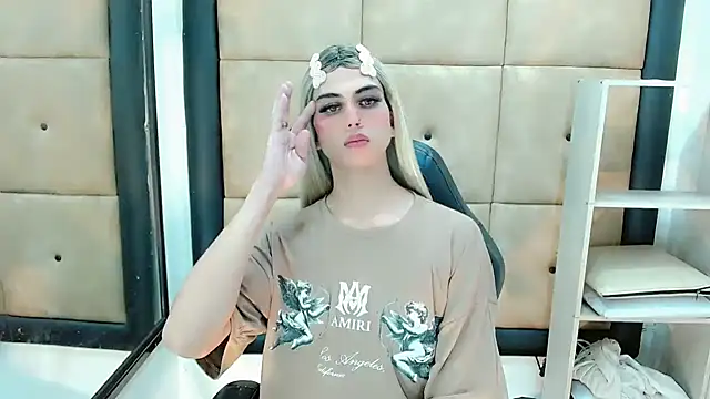 Snapshot of Daniela_Pink_ chatting on 02-17-25, 12:00 Daniela Pink online show from 02-17-25, 12:00