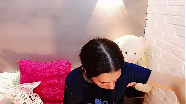 Daniela Pink  online show from 12-19-25, 08:00