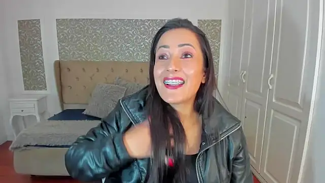 KimWessel  online show from 10-20-25, 07:36