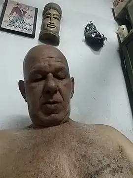 Snapshot of FabiQuilmes chatting on 03-04-25, 10:13 FabiQuilmes online show from 03-04-25, 10:13