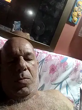 Snapshot of FabiQuilmes chatting on 03-04-25, 11:22 FabiQuilmes online show from 03-04-25, 11:22