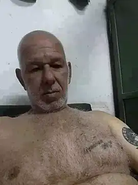 Snapshot of FabiQuilmes chatting on 03-01-25, 07:04 FabiQuilmes online show from 03-01-25, 07:04