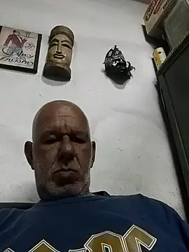 Snapshot of FabiQuilmes chatting on 10-04-25, 12:56 FabiQuilmes online show from 10-04-25, 12:56