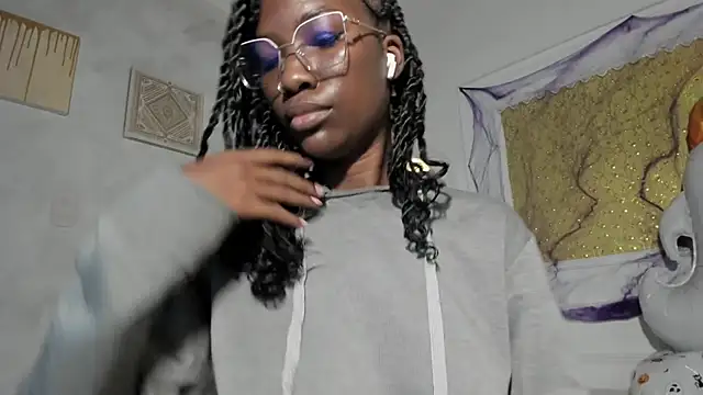 Tahira 21  online show from 10-27-25, 06:53