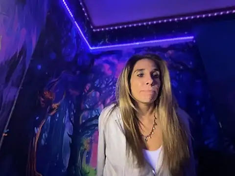 Snapshot of SarahStarr2020 chatting on 12-24-24, 03:16 SarahStarr2020 online show from 12-24-24, 03:16