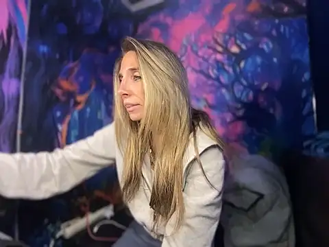 Snapshot of SarahStarr2020 chatting on 12-23-24, 03:22 SarahStarr2020 online show from 12-23-24, 03:22