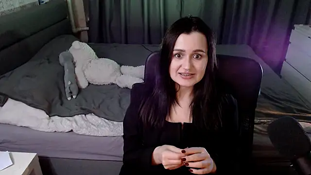 KiraYammy online show from 12-28-24, 01:18