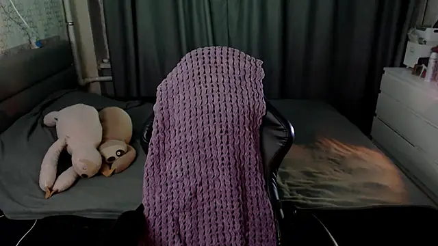 KiraYammy online show from 11-24-25, 11:16