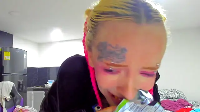 Snapshot of barbara_anal_squirt_ chatting on 03-10-25, 06:38 barbara anal squirt online show from 03-10-25, 06:38