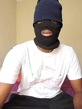 Snapshot of Gifttheskimaskboy chatting on 02-20-25, 09:00 Gifttheskimaskboy online show from 02-20-25, 09:00
