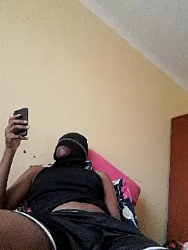 Snapshot of Gifttheskimaskboy chatting on 12-25-24, 07:03 Gifttheskimaskboy online show from 12-25-24, 07:03