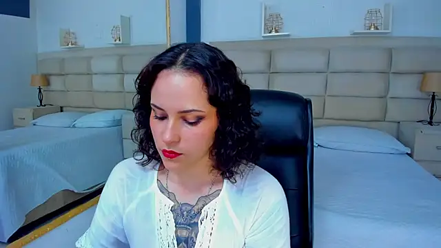 AnnyThompson  online show from 11-10-25, 09:20