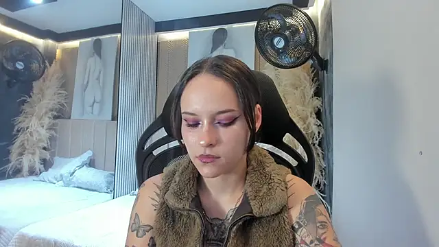 AnnyThompson  online show from 03-27-26, 10:54