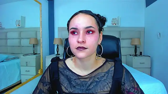 AnnyThompson  online show from 09-17-25, 08:55