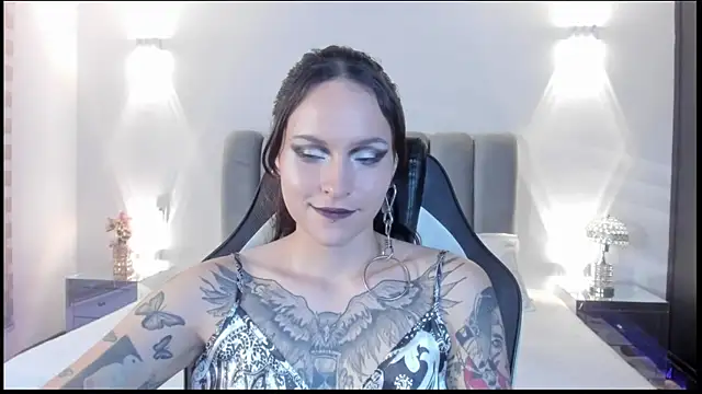 AnnyThompson  online show from 02-05-26, 10:16