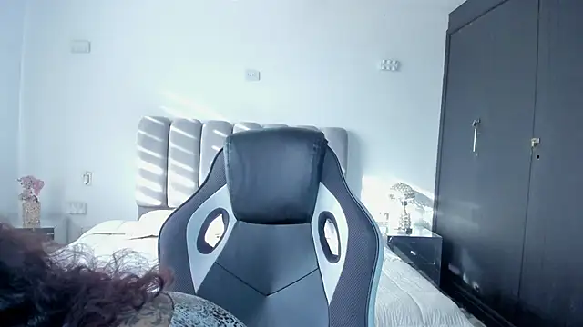 AnnyThompson  online show from 03-17-26, 10:02