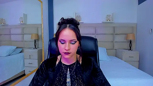 AnnyThompson  online show from 11-06-25, 09:08