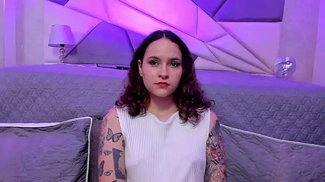 AnnyThompson  online show from 02-09-25, 01:22