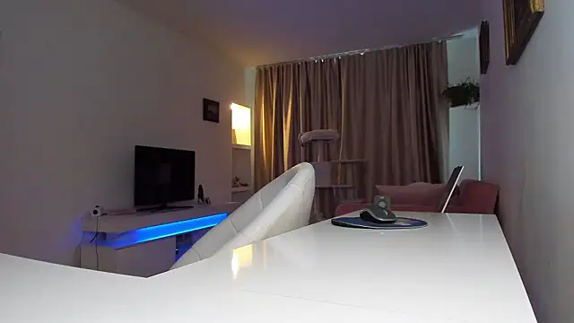 xqueenyasmine online show from 03-01-26, 08:58