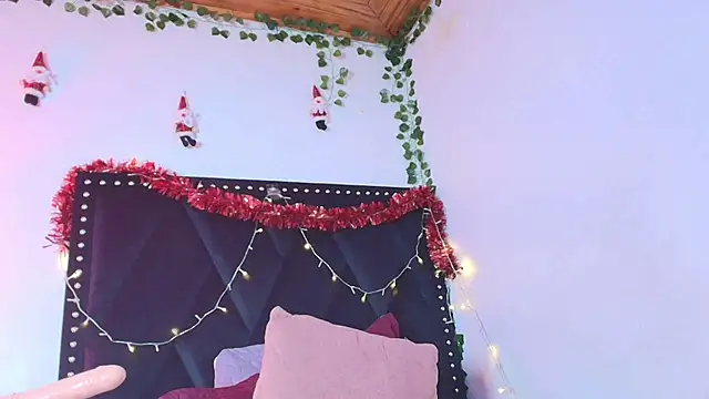 Zoe Curvy online show from 12-17-25, 01:27