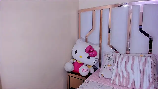 Snapshot of TifanyChill chatting on 10-06-25, 06:41 TifanyChill online show from 10-06-25, 06:41