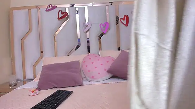 Snapshot of TifanyChill chatting on 03-10-25, 07:18 TifanyChill online show from 03-10-25, 07:18
