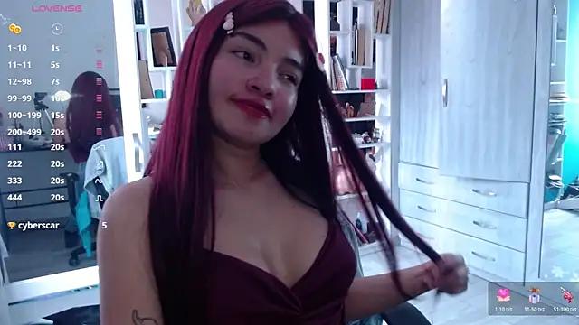 Snapshot of lauvelez__ chatting on 03-10-26, 04:00 lauvelez online show from 03-10-26, 04:00