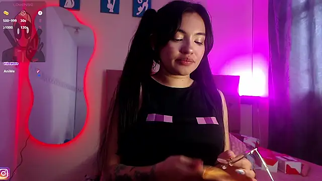 Snapshot of lauvelez__ chatting on 06-10-26, 03:02 lauvelez online show from 06-10-26, 03:02