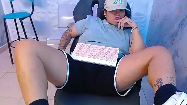 Snapshot of snowflake_xxx chatting on 02-21-26, 02:57 snowflake xxx online show from 02-21-26, 02:57