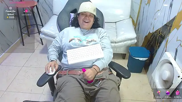 Snapshot of snowflake_xxx chatting on 01-17-26, 02:26 snowflake xxx online show from 01-17-26, 02:26