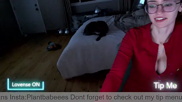 Plantbabeee online show from 03-25-26, 03:28