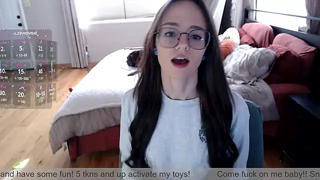 Snapshot of Plantbabeee chatting on 11-17-25, 05:39 Plantbabeee online show from 11-17-25, 05:39