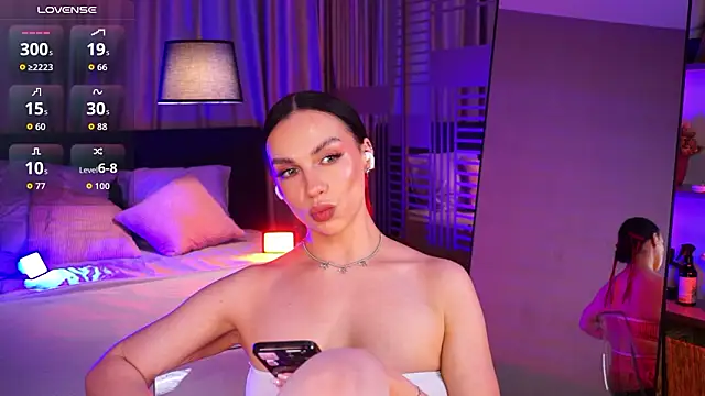 LunaNight online show from 03-17-26, 08:45