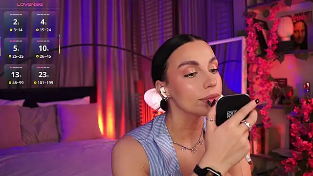 LunaNight online show from 10-26-25, 08:31