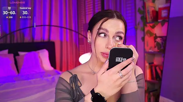 LunaNight online show from 12-15-25, 08:47