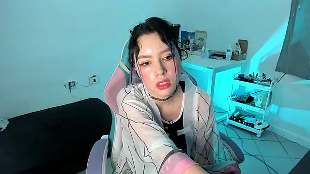 Snapshot of WandaDoll chatting on 03-18-25, 02:50 WandaDoll online show from 03-18-25, 02:50