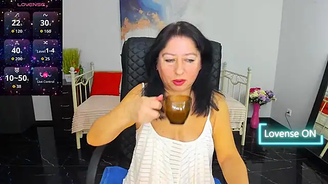 Julia Dean online show from 02-19-26, 01:30