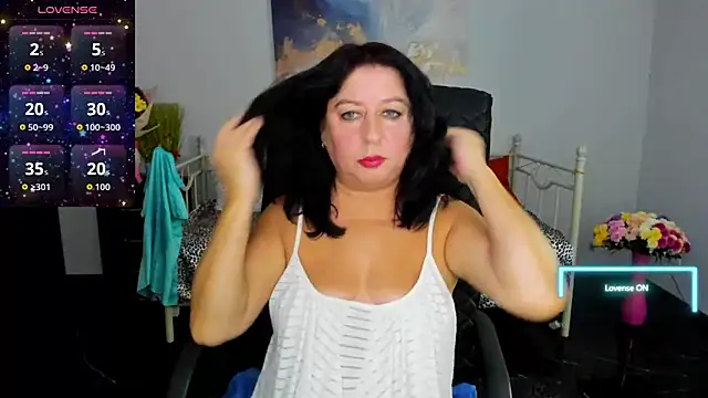 Julia Dean online show from 12-04-25, 01:21