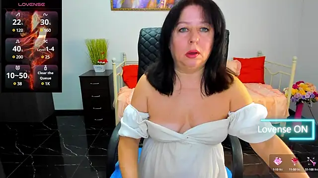 Julia Dean online show from 03-09-25, 12:09
