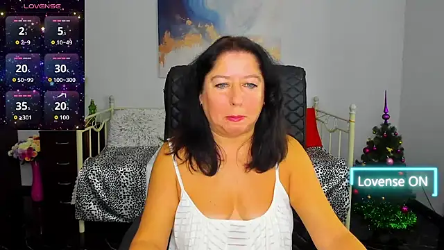 Julia Dean online show from 12-14-25, 12:44