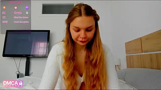 Snapshot of Molly_sweetie chatting on 04-19-26, 06:14 Molly sweetie online show from 04-19-26, 06:14
