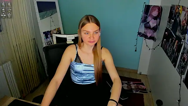 Snapshot of Molly_sweetie chatting on 03-13-25, 10:47 Molly sweetie online show from 03-13-25, 10:47
